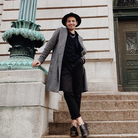 Meet your Posher,  Filip! - Picture 2 of 5